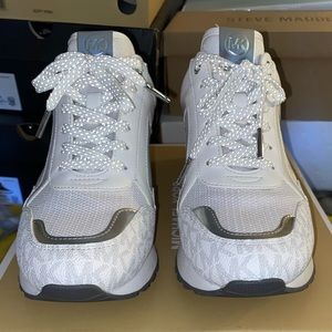 Women’s micheal Kohrs sneakers